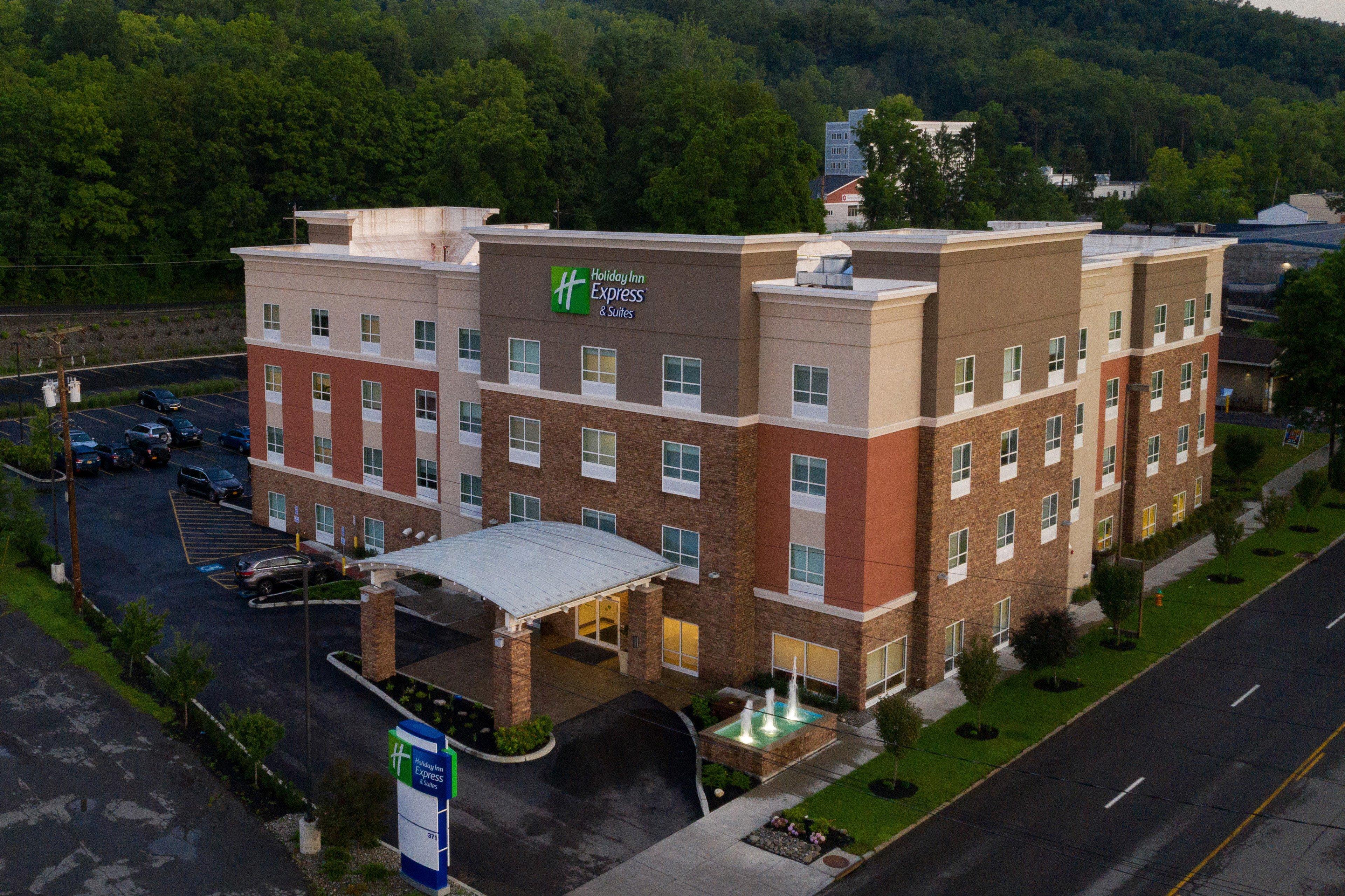 Holiday Inn Express & Suites Ithaca By Ihg Eksteriør billede