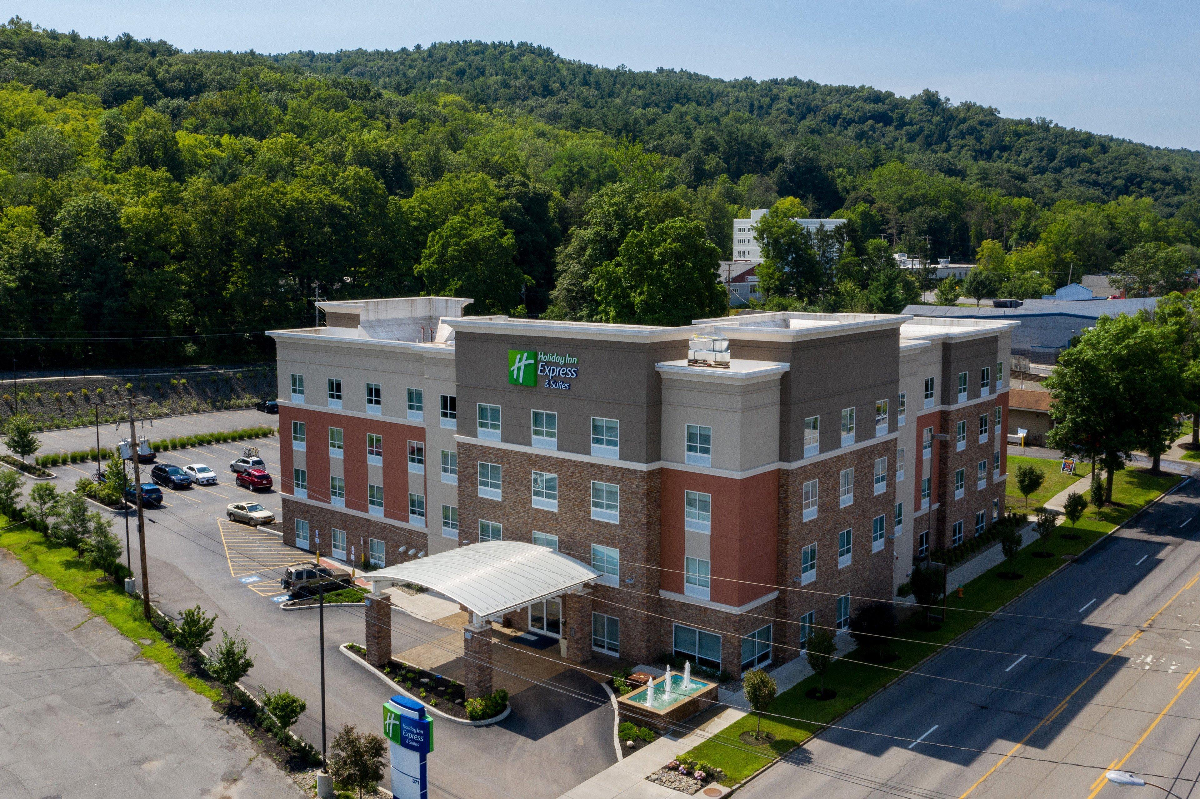 Holiday Inn Express & Suites Ithaca By Ihg Eksteriør billede
