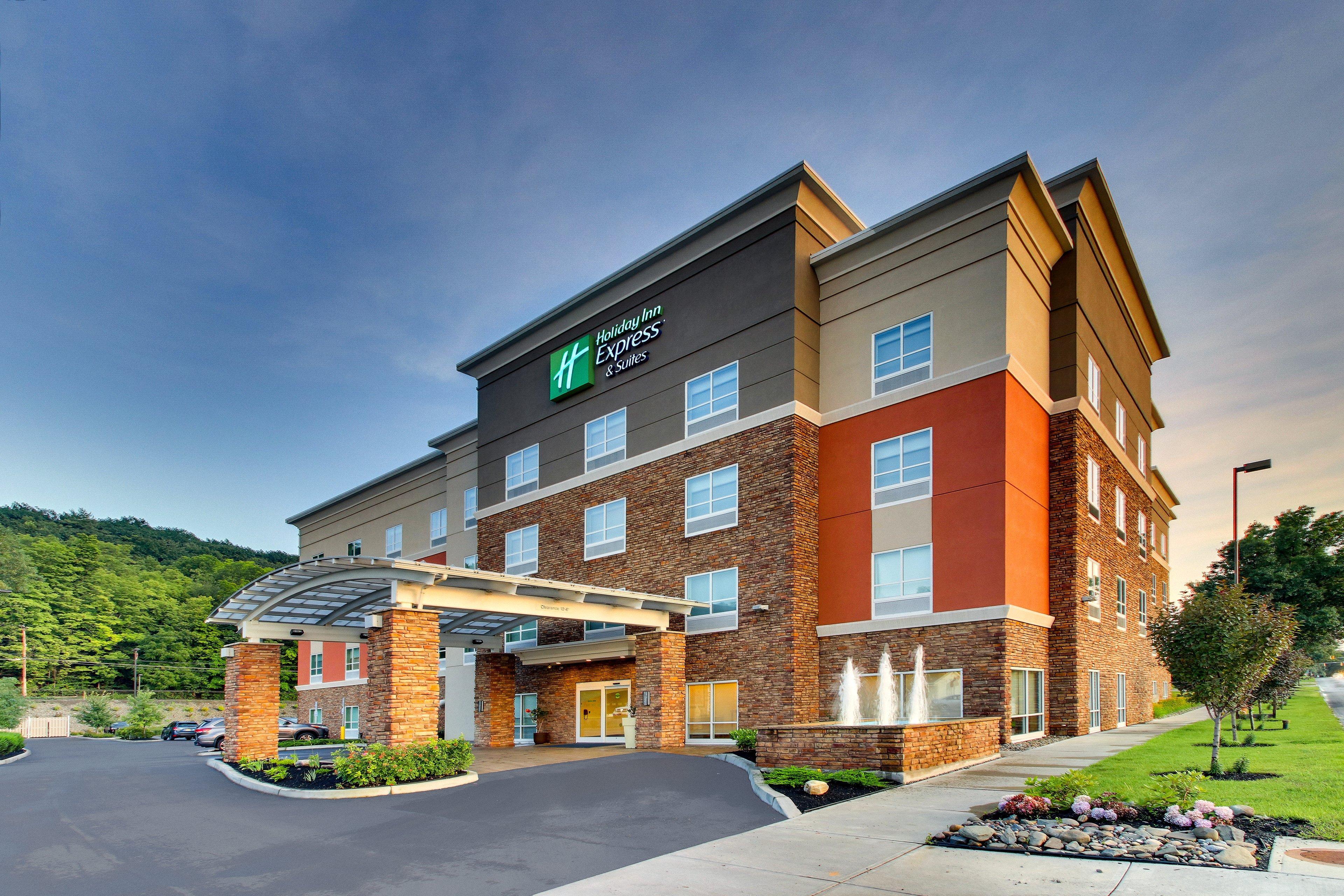 Holiday Inn Express & Suites Ithaca By Ihg Eksteriør billede